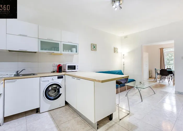 Spacious, In Paceville/st Julians By 360 Estates Διαμέρισμα